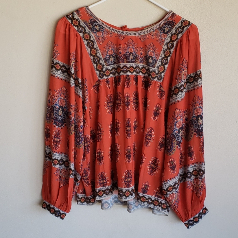 Boutique long sleeve top
